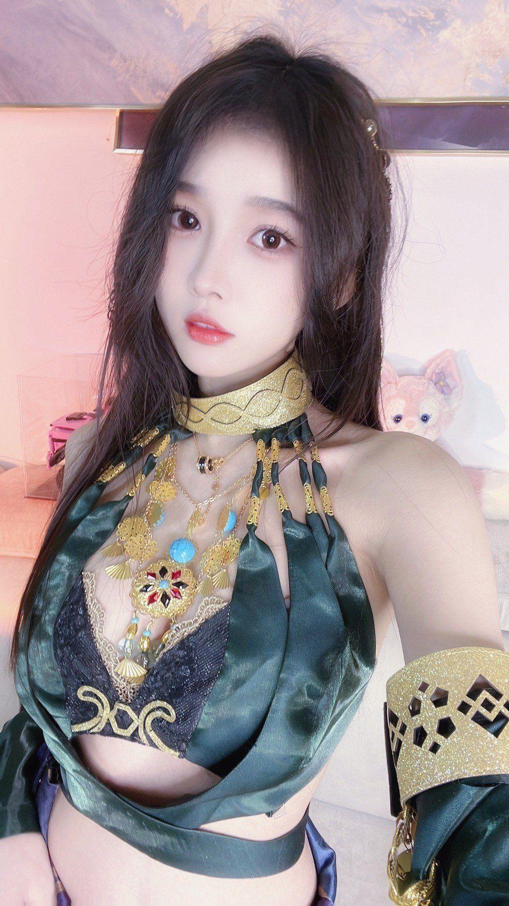 【虎牙小小奶瓶儿】- 写真套图作品资源合集打包下载-格格图